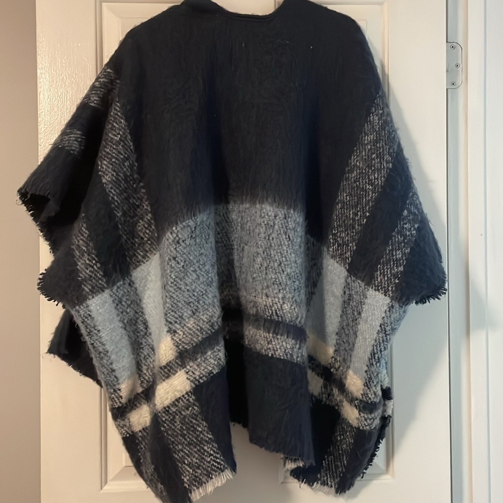 Aerie Open Front Cozy Plaid Pancho Blanket - Picture 3 of 5